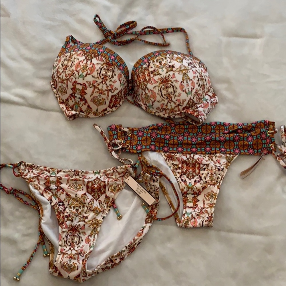 VS bikini set  36D bottom in medium